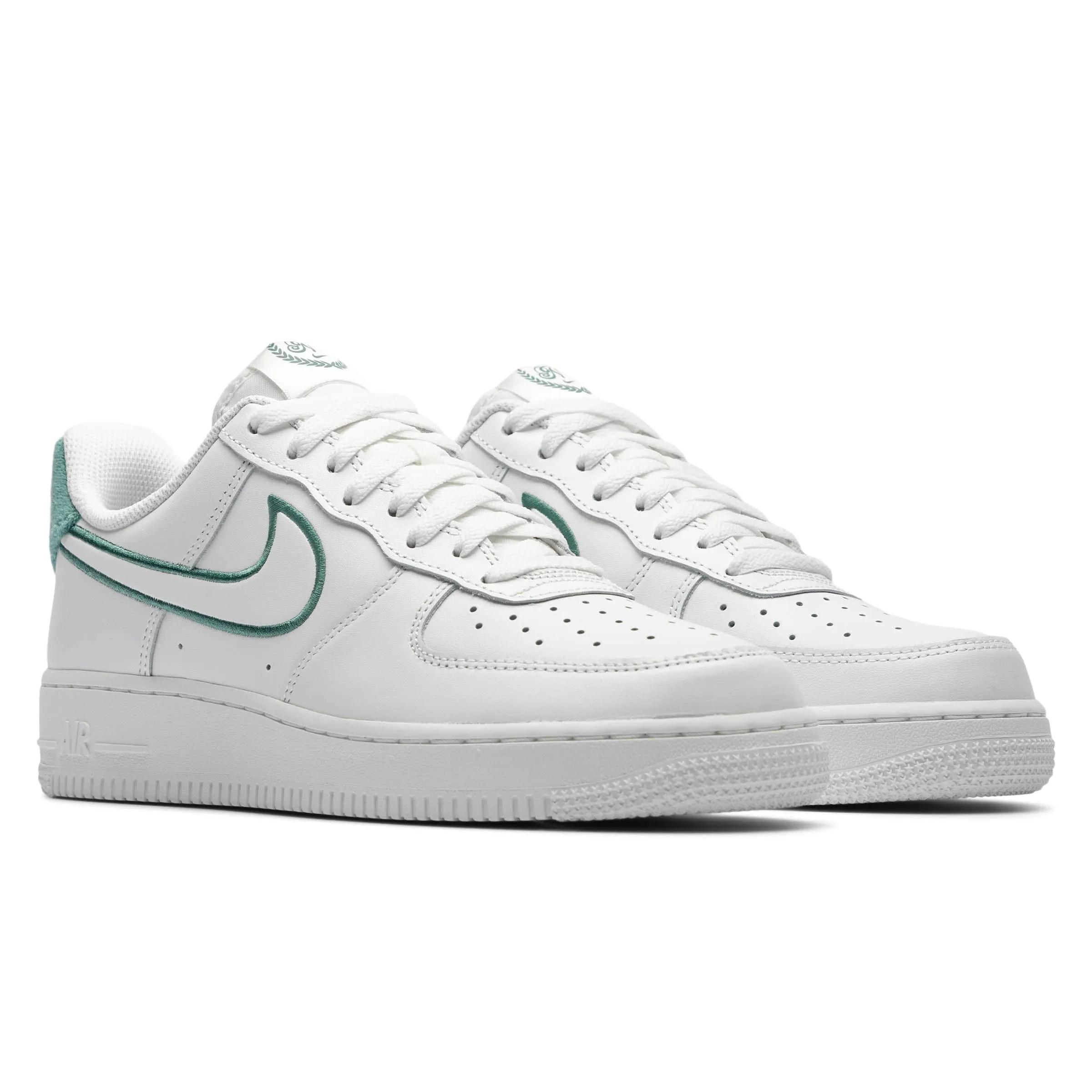 NIKE AIR FORCE 1 '07 LV8