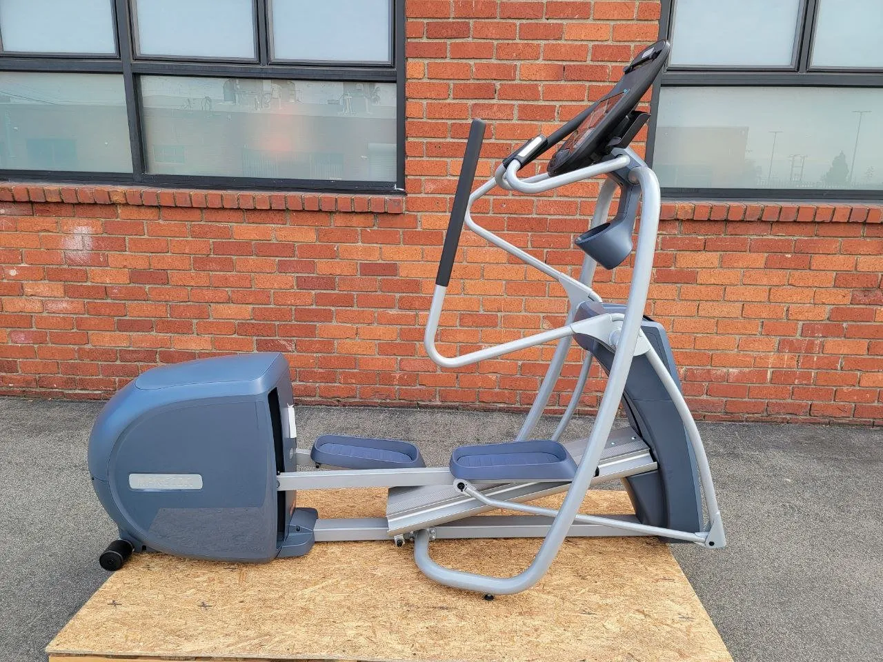 Precor EFX 445 Elliptical - Demo