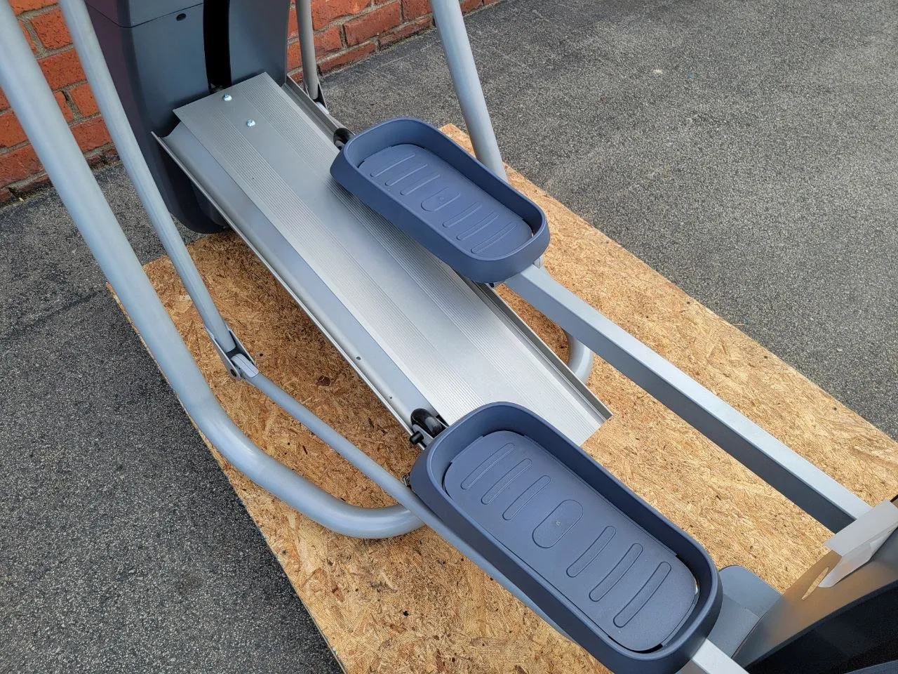 Precor EFX 445 Elliptical - Demo