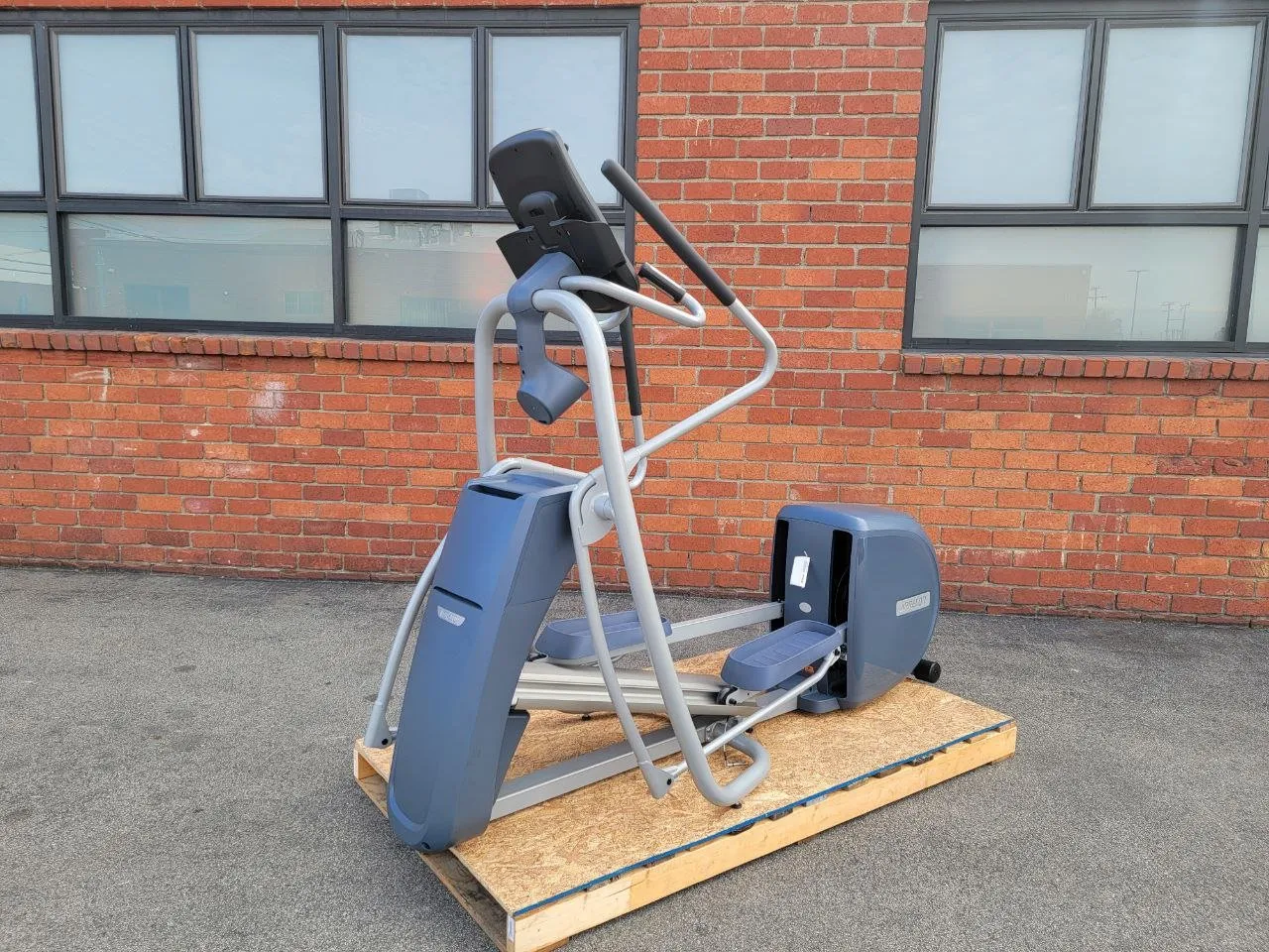 Precor EFX 445 Elliptical - Demo