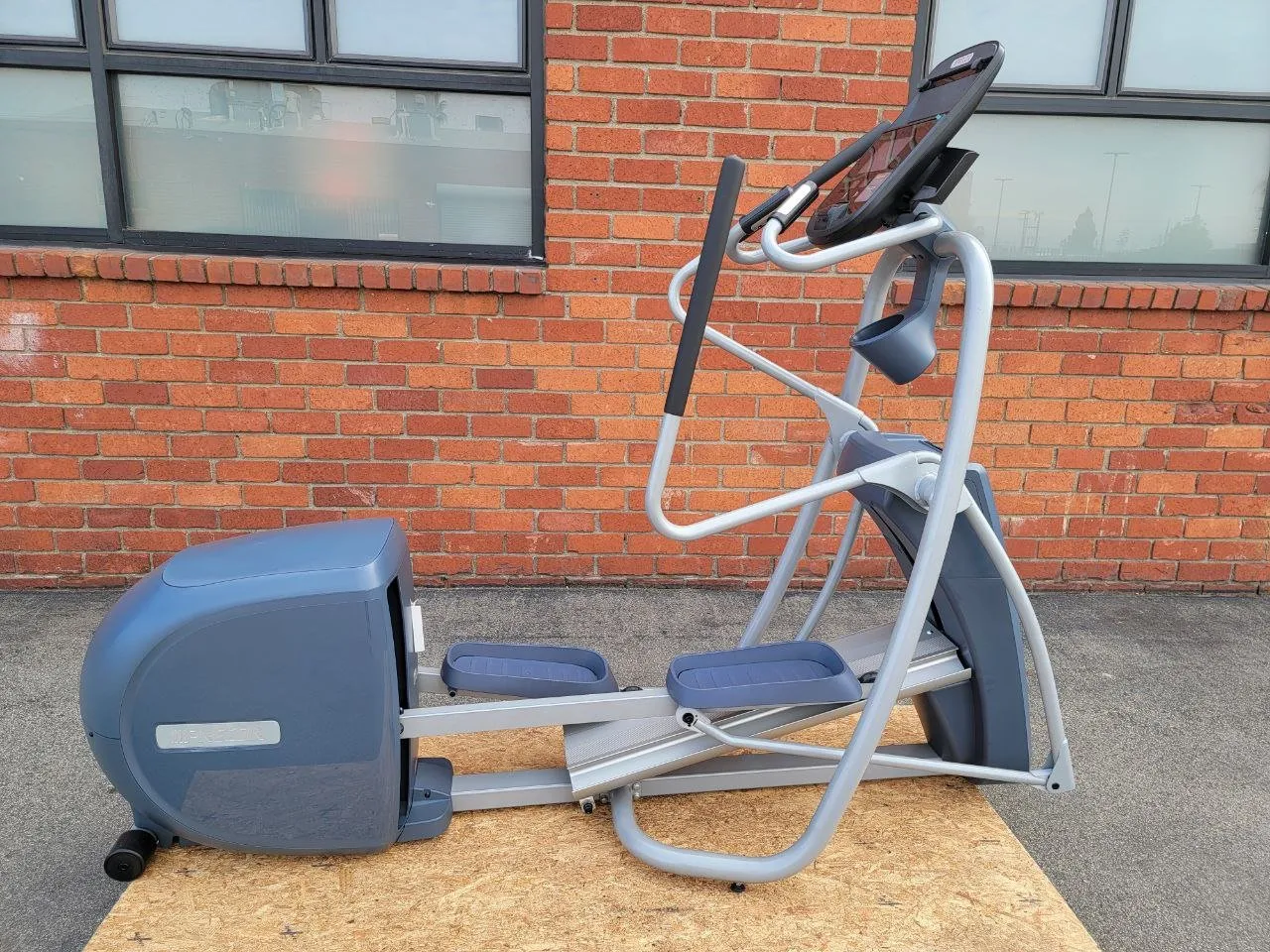 Precor EFX 445 Elliptical - Demo