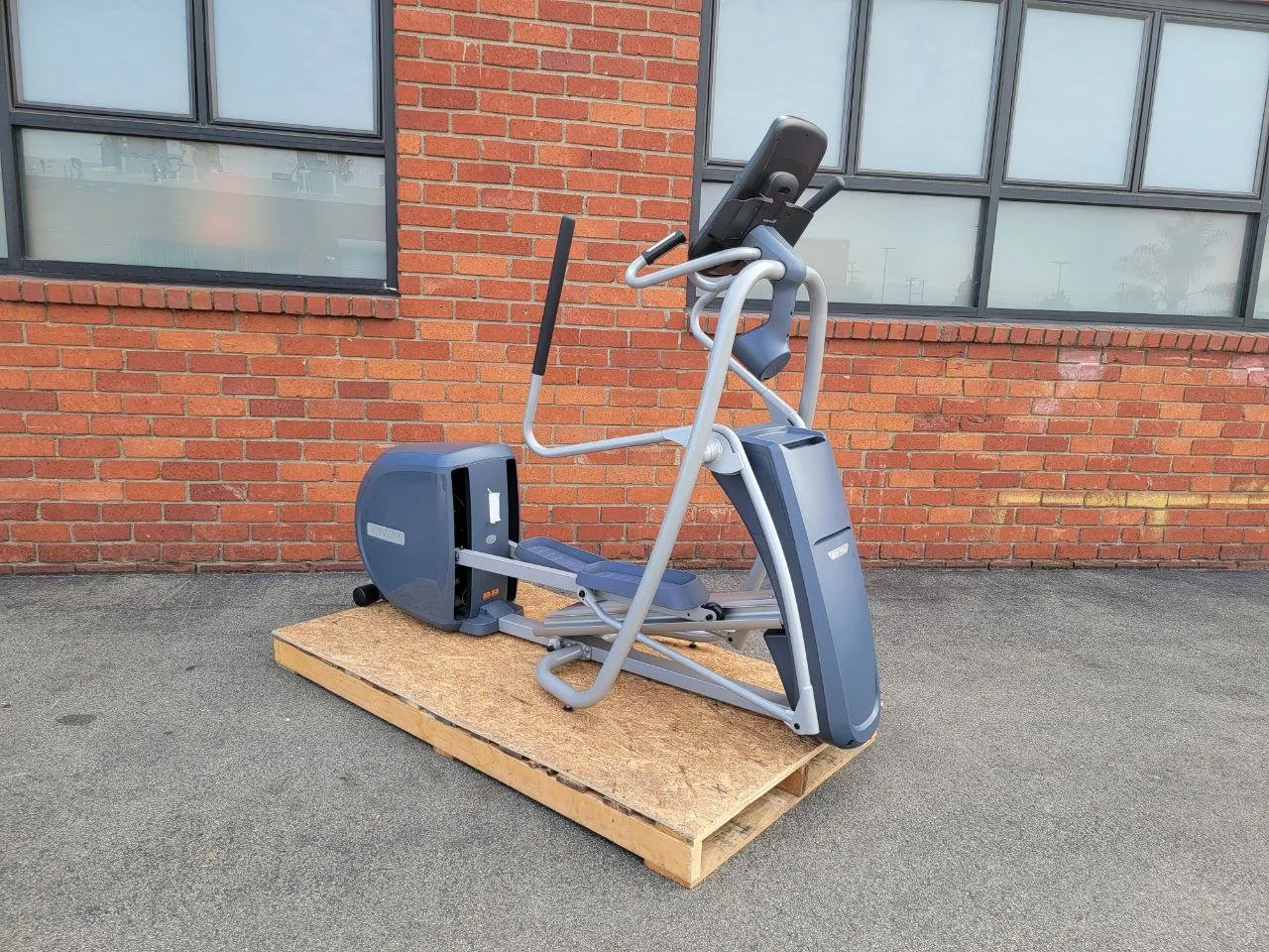 Precor EFX 445 Elliptical - Demo